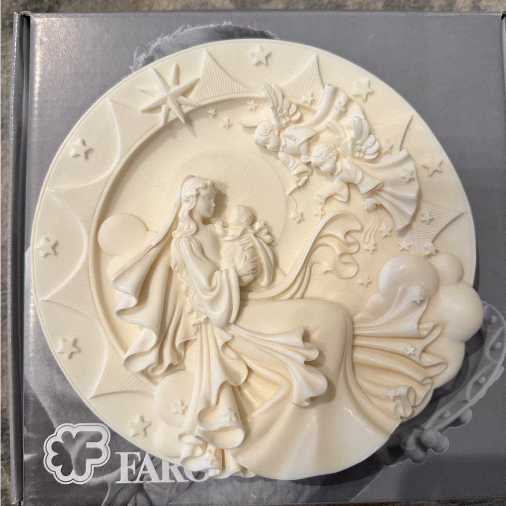 Peace In Earth Christmas Plate by Faro
3rd Issue